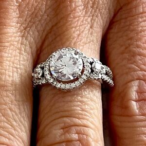 Bejewelled 925 Solid Sterling Silver Ring with Stunning Clear Gemstones. Size 6